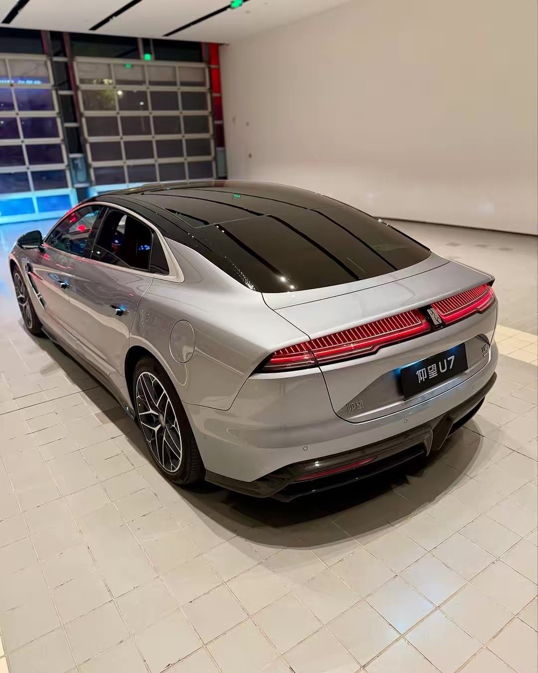 BYD YangWang U7